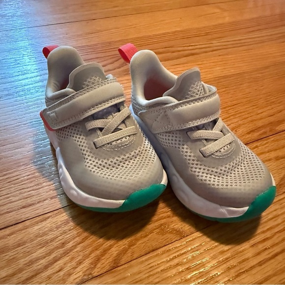 All in Motion Kids Gray, Green and Pink Sneakers. Toddler size‎ 5. - Picture 8 of 8